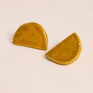 Brinco Meia-lua Inteira Açafrão