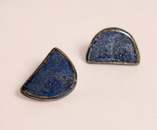 Brinco Meia-lua Inteira Safira